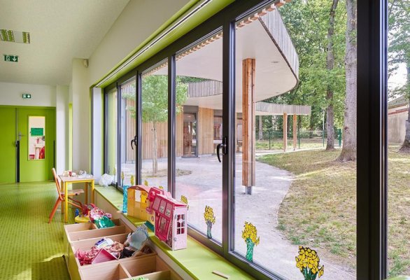 幼兒園裝修完滿5個月了能上學(xué)嗎？